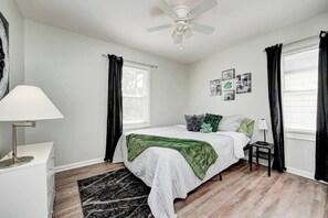 2 bedrooms, iron/ironing board, free WiFi, bed sheets