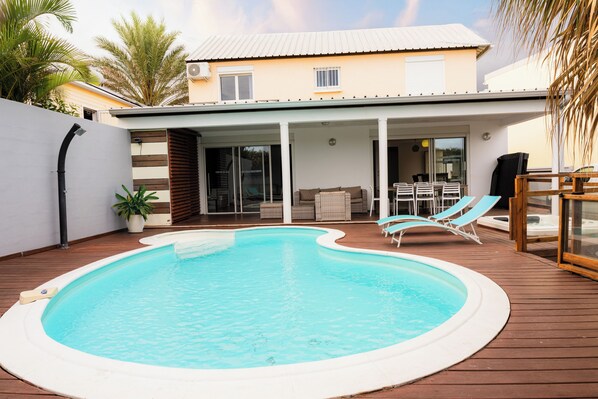 Piscine extérieure, piscine chauffée