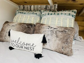 1 bedroom, desk, free WiFi, bed sheets