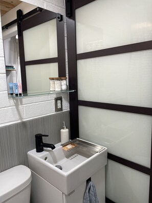 Shower, towels, soap, shampoo