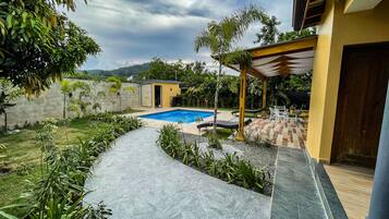 Outdoor pool, a heated pool
