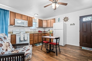 House, Multiple Beds, Kitchen, Garden View | Dining