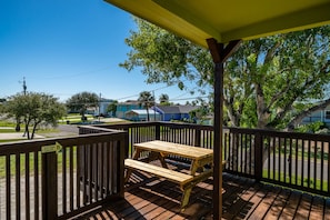 House, Multiple Beds, Kitchen, Garden View | Balcony
