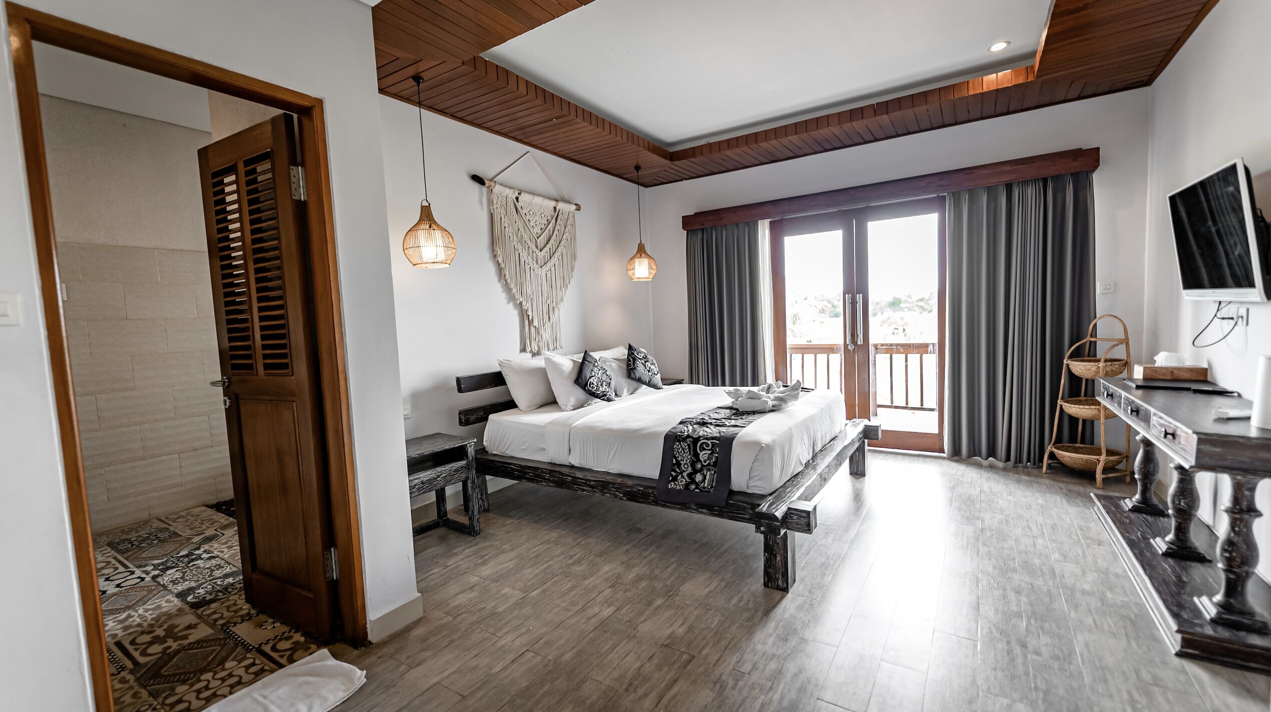 1 chambre, coffres-forts dans les chambres, fer et planche à repasser