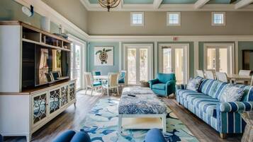 TV, fotballspill og kontorer