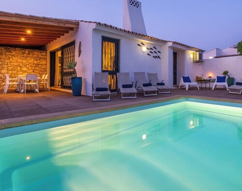 Charming Villa near Oura Beach w/ Heatable Pool
