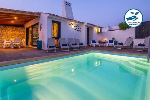 Charming Villa near Oura Beach w/ Heatable Pool