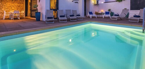 Charming Villa near Oura Beach w/ Heatable Pool