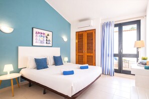 2 bedrooms, in-room safe, iron/ironing board, free WiFi