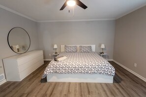 4 bedrooms, iron/ironing board, WiFi, bed sheets