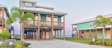 House (3 Bedrooms) | Exterior