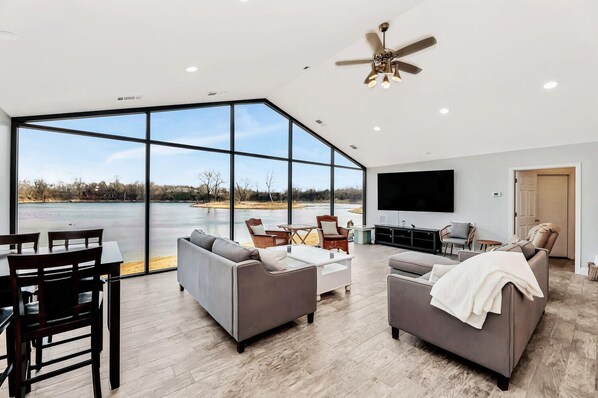 Smart-TV, peis og fotballspill