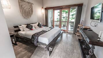 1 bedroom, in-room safe, iron/ironing board, free WiFi