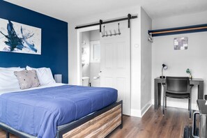 Chambre | Aire de séjour | Téléviseur connecté, Netflix, Hulu, services de diffusion en continu