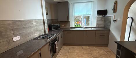 Fridge, microwave, stovetop