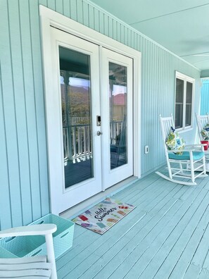 Exterior detail - 3 bedroom 2 bath. This house is available weekly and long term rental. SNOWBIRDS (Murrells Inlet)