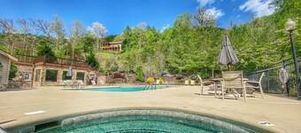 Charming Mountain Getaway| Wifi | Country Club