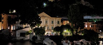 Charming Waterfront Apartment on Lake Garda