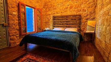 2 bedrooms, desk, free WiFi, bed sheets