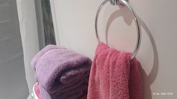 Basic Double or Twin Room | Bathroom | Combined shower/bathtub, towels, soap, toilet paper