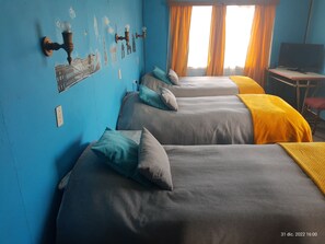Classic Triple Room | Laptop workspace, free WiFi, bed sheets - Hostal Klein - Hostel (Puerto Varas)