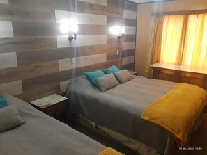 Family Triple Room | Laptop workspace, free WiFi, bed sheets - Hostal Klein - Hostel (Puerto Varas)