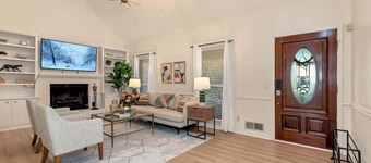 Pool House/ 9beds/4Ba/ Kings/ Billiard/ Air Hockey