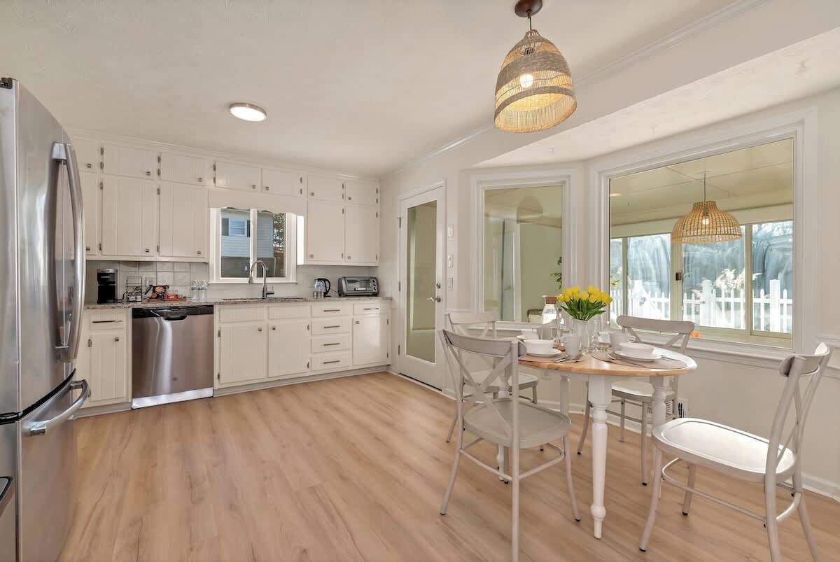 Kylskåp, mikrovågsugn, ugn och spishäll