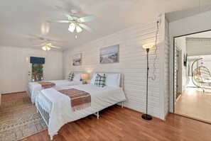 7 Schlafzimmer, Bügeleisen/Bügelbrett, Reisekinderbett, WLAN