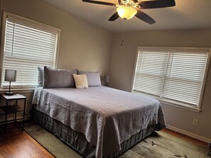 4 bedrooms, desk, iron/ironing board, free WiFi