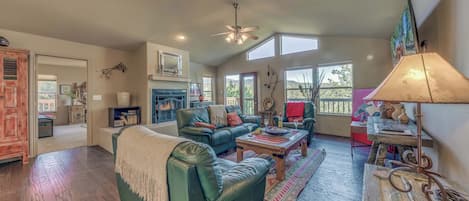 Studio (3 Bedrooms) | Front of property