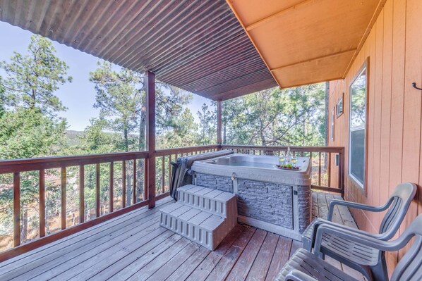 Studio (3 Bedrooms) | Property amenity