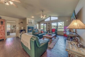 Studio (3 Bedrooms) | Front of property