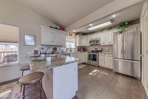 Studio (3 Bedrooms) | Property amenity