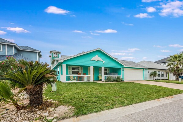 House (3 Bedrooms) | Property amenity - Diving Dolphin by Silver Sands Vacation Rentals (Port Aransas)