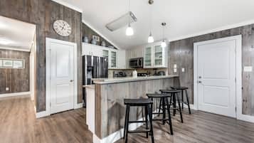 House (3 Bedrooms) | Property amenity