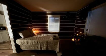 Scout- a rustic “cabin” apartment, very fast wifi