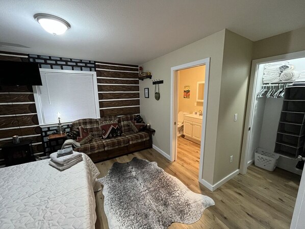 1 bedroom, iron/ironing board, free WiFi, bed sheets