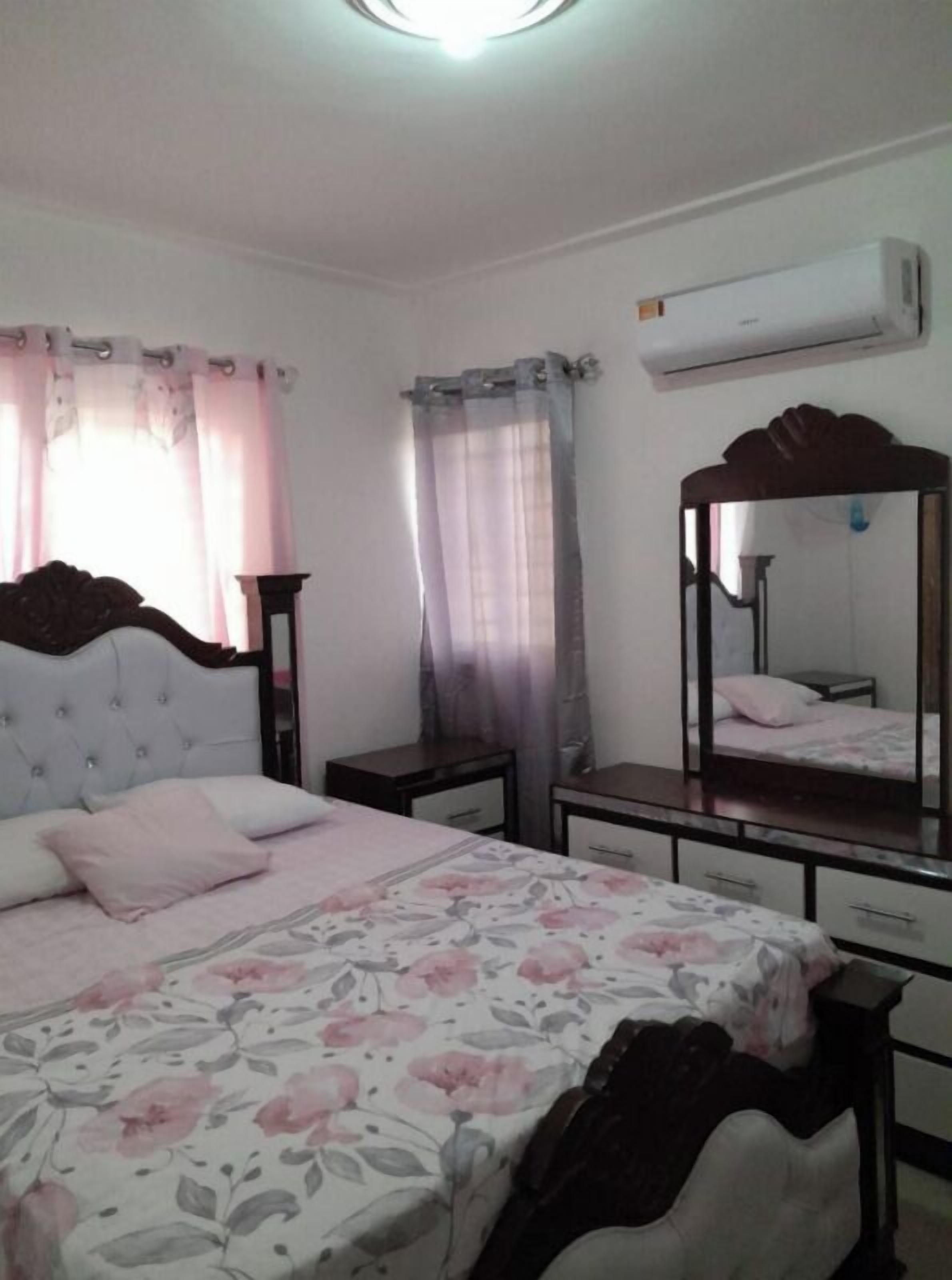 3 室のベッドルーム、ベッドシーツ