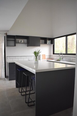 Villa #5 - 2BR /2 Bath Apt with kitchen | Private kitchen - Blue Window (Veintisiete de Abril)