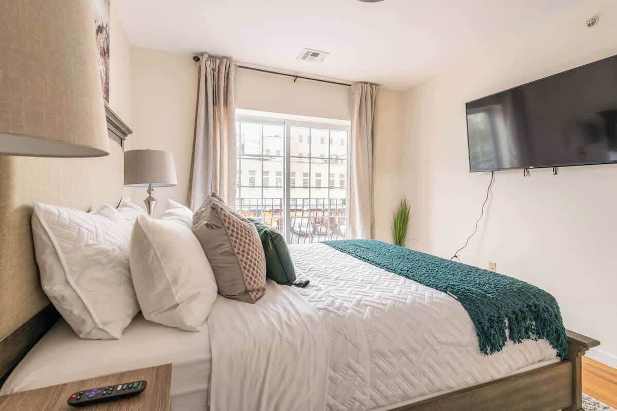 2 bedrooms, desk, iron/ironing board, free WiFi