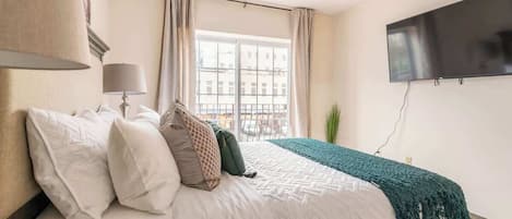 2 habitaciones, escritorio, tabla de planchar con plancha y wifi gratis