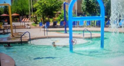Luxury resort with 5 star amenities just mins from the fabulous Las Vegas strip