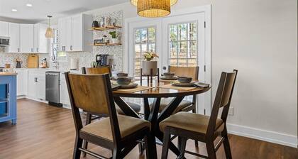 Quiet and Cozy with Outdoor Space