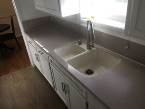 Interior - Entire House 900 S.F. 2 bed/ 1 bath 15 mins from DownTown Los Angeles (Baldwin Park)