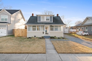 Exterior - Charming 2 bed 1 bath near Langley Air Force Base (Hampton)