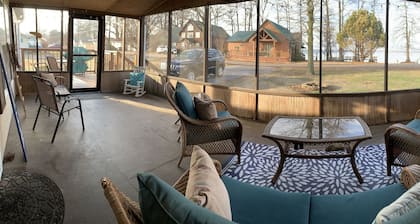 Lakeside View Lodge overlooking beautiful Reelfoot Lake