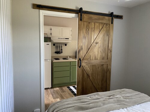 Cozy Guesthouse In The County...Convenient To Fort Hood & Lampasas Areas!