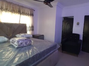 3 bedrooms, free WiFi, bed sheets