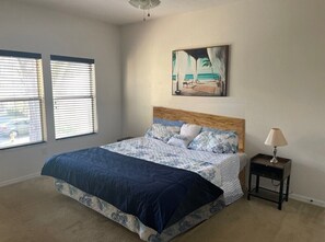 2 bedrooms, desk, WiFi, bed sheets